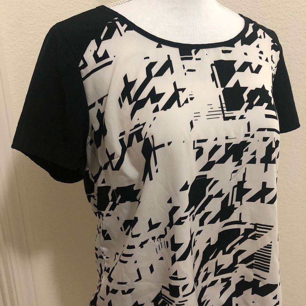 Forever 21 short sleeve Houndstooth Blouse